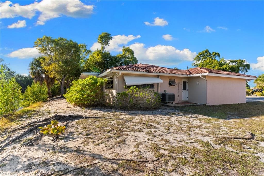 1812 Ibis LN, SANIBEL FL 33957-13