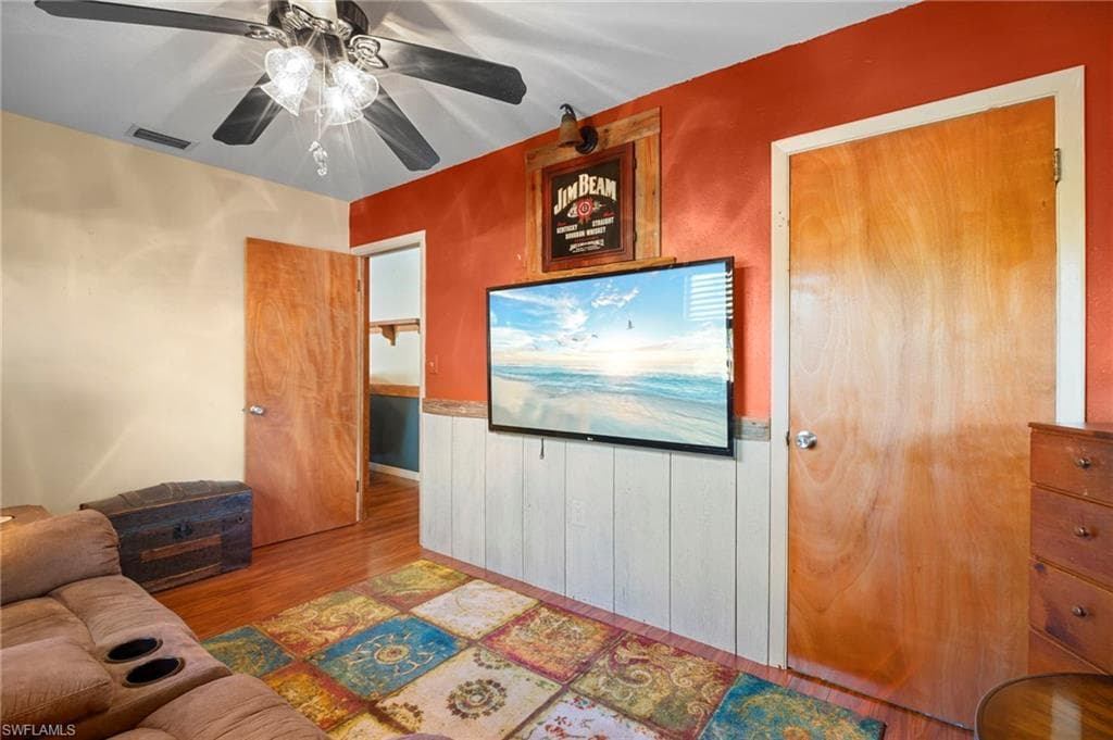 2114 E Gardenia CIR, NORTH FORT MYERS FL 33917-22