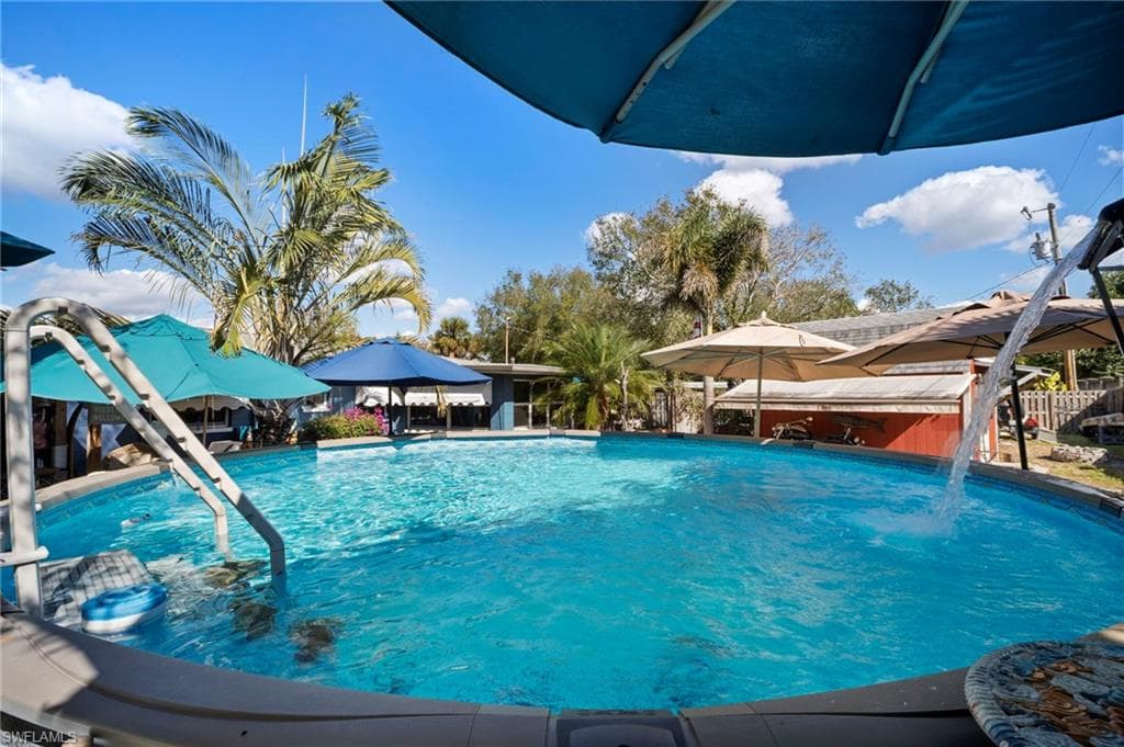 2114 E Gardenia CIR, NORTH FORT MYERS FL 33917-46