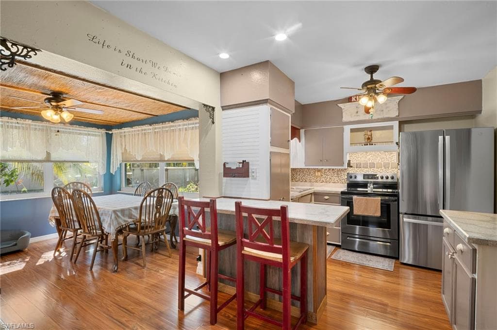 2114 E Gardenia CIR, NORTH FORT MYERS FL 33917-11