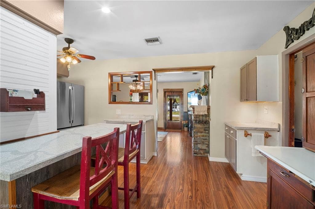 2114 E Gardenia CIR, NORTH FORT MYERS FL 33917-13