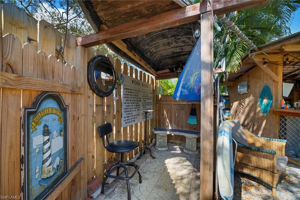 2114 E Gardenia CIR, NORTH FORT MYERS FL 33917-47