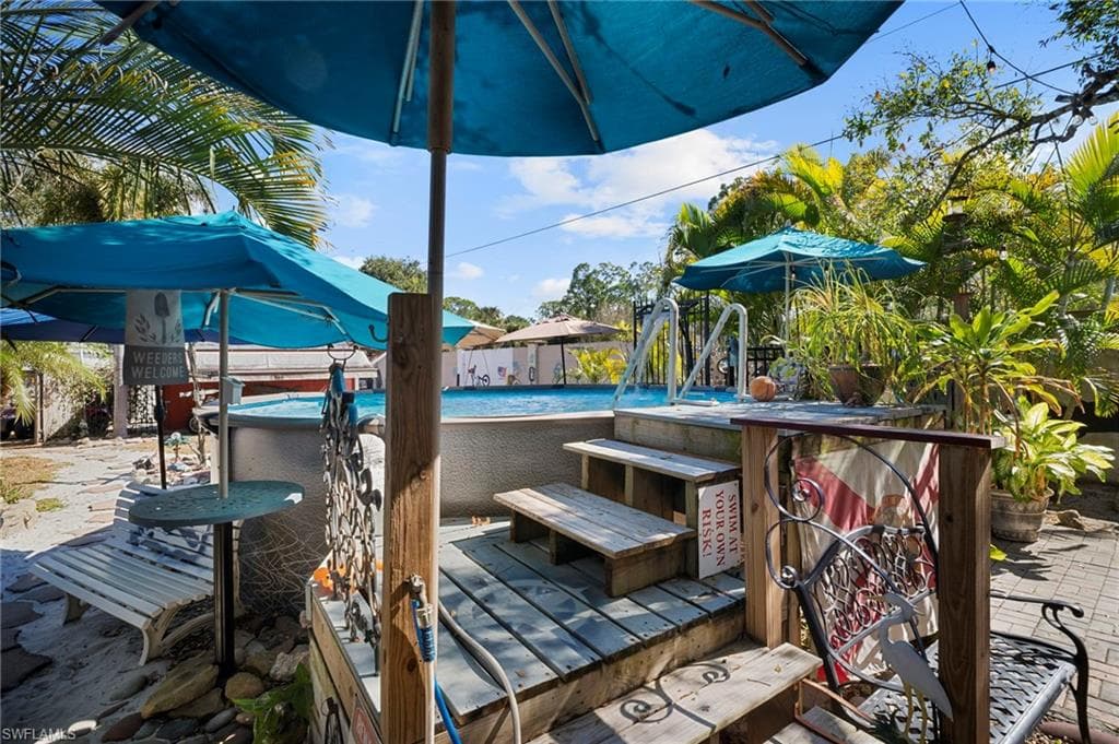 2114 E Gardenia CIR, NORTH FORT MYERS FL 33917-43