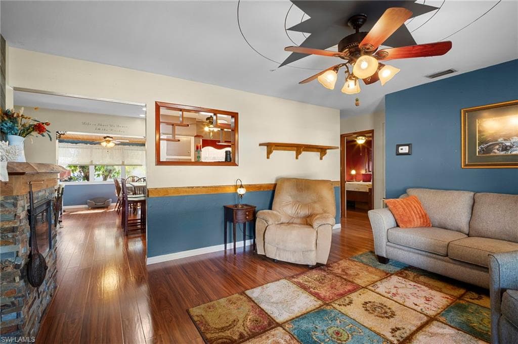 2114 E Gardenia CIR, NORTH FORT MYERS FL 33917-3