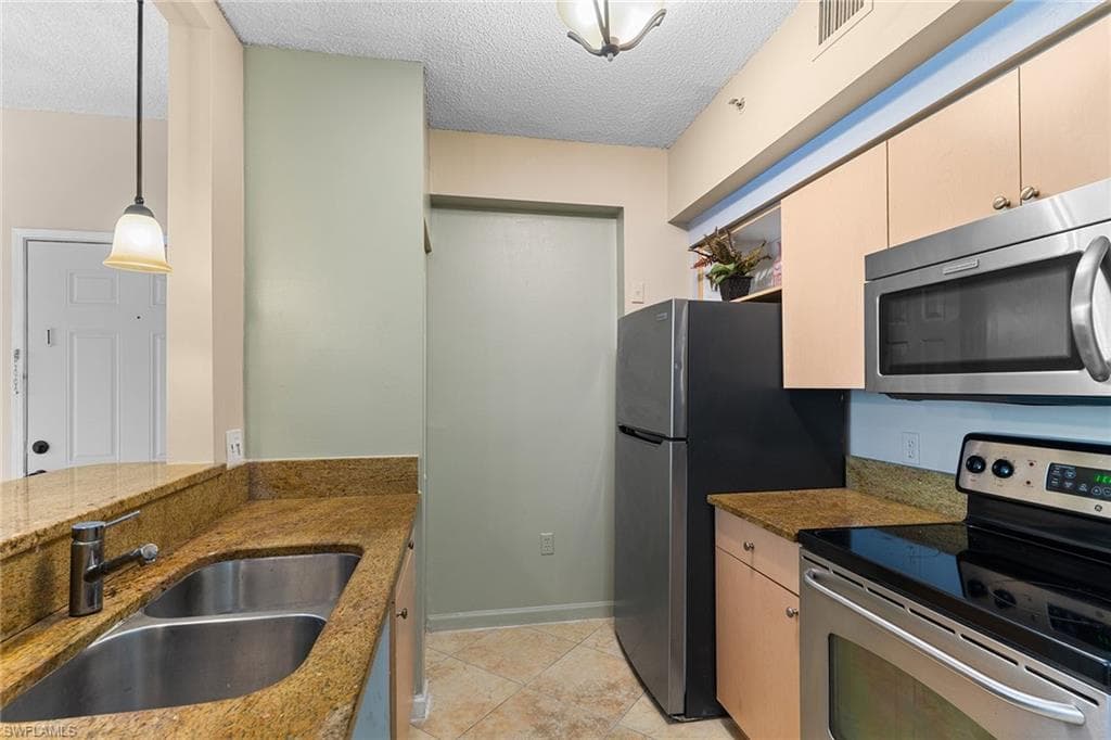 1170 Reserve WAY 205-8