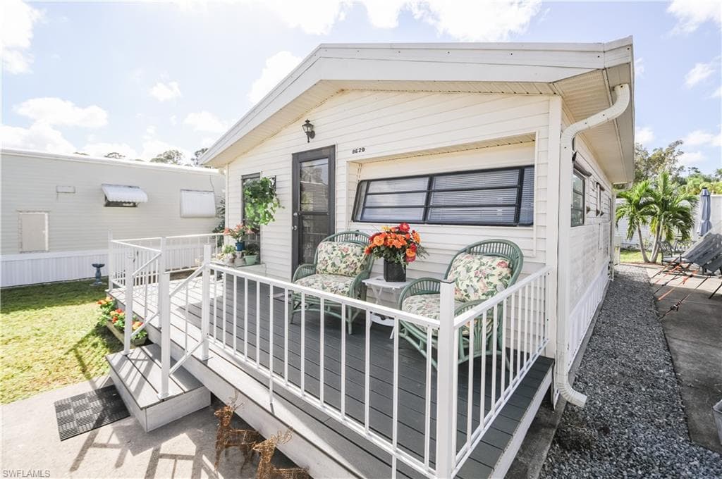 8628 Firwood DR, ESTERO FL 33928-4