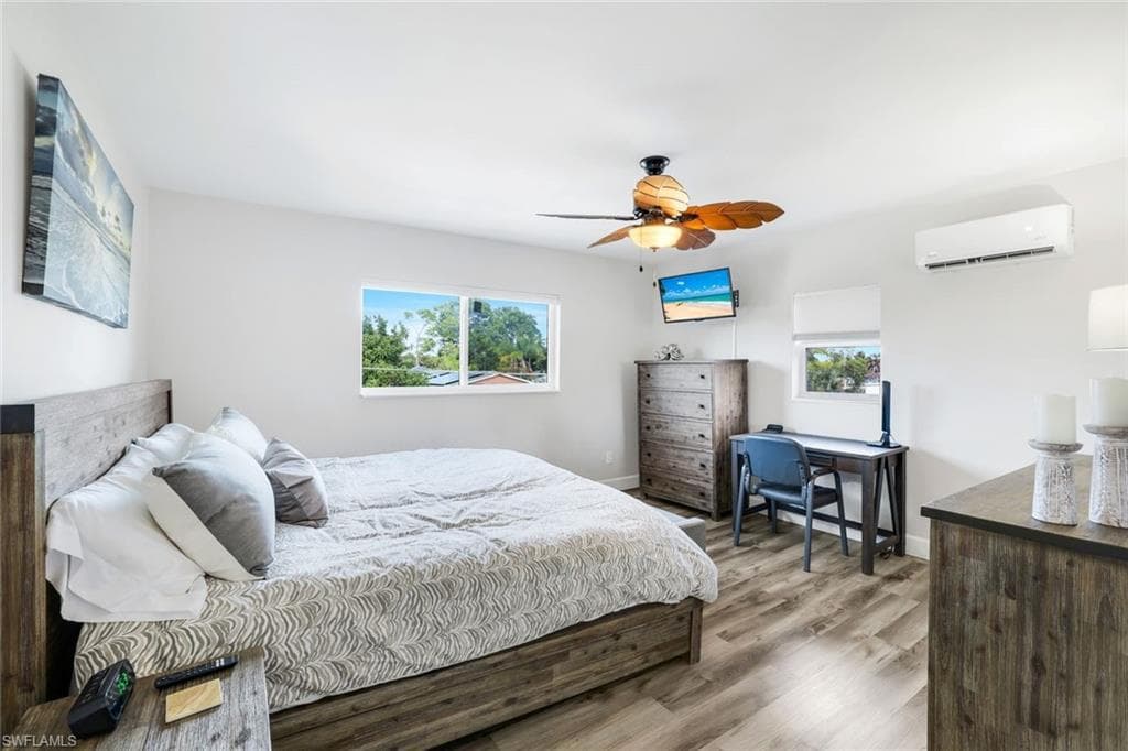 3561 Thomasson DR, NAPLES FL 34112-12