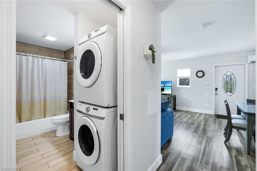 3561 Thomasson DR, NAPLES FL 34112-16