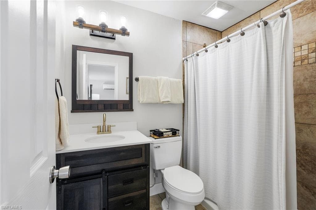 3561 Thomasson DR, NAPLES FL 34112-13