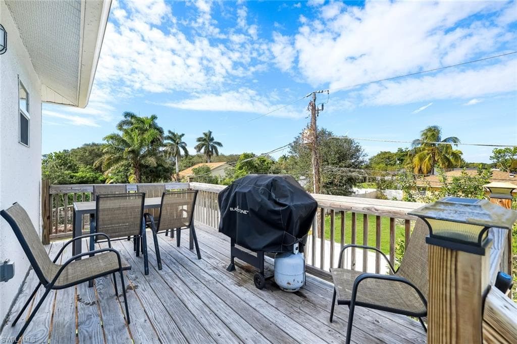 3561 Thomasson DR, NAPLES FL 34112-17