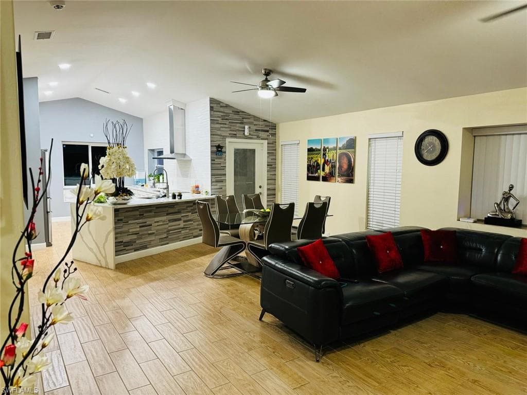 545 Whispering Wind BEND, LEHIGH ACRES FL 33974-9