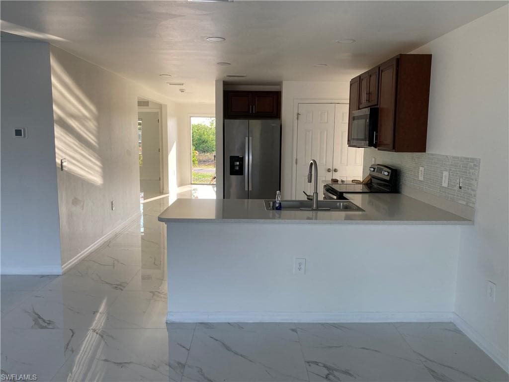 142 Plantation DR-7