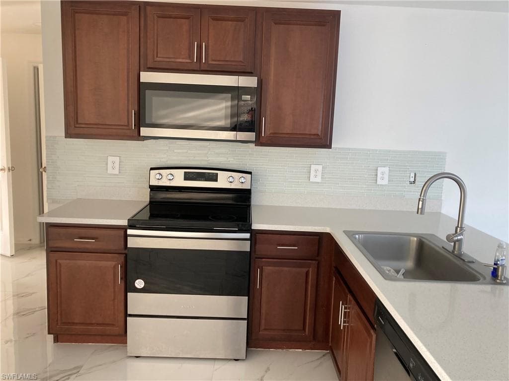 142 Plantation DR-10