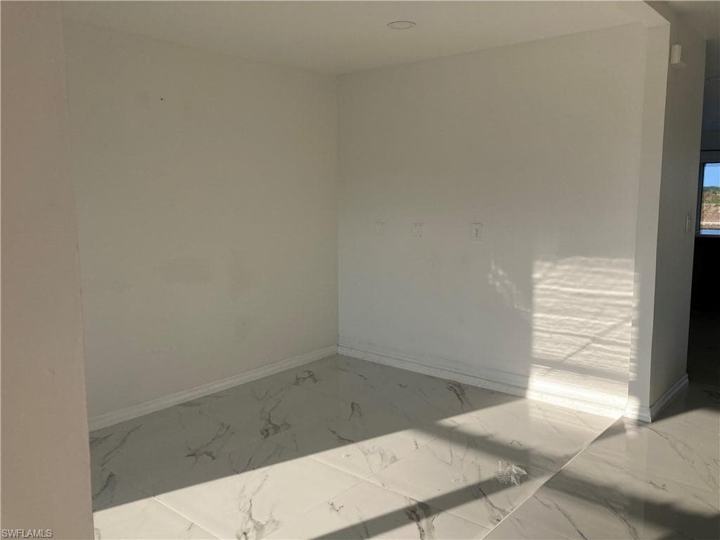 142 Plantation DR-33