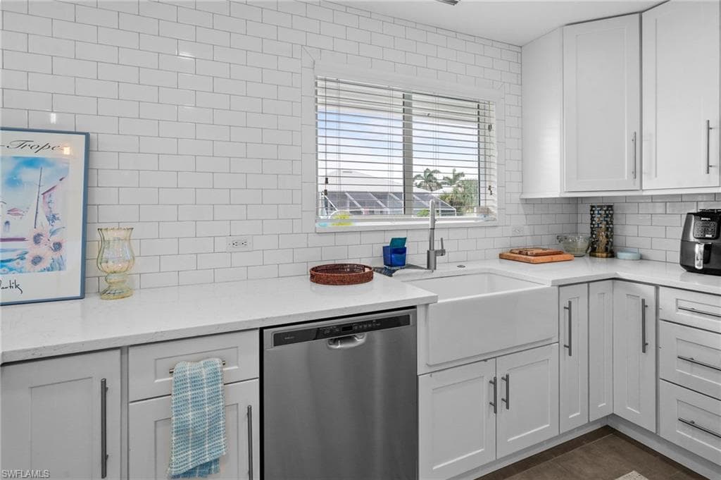 474 Lake Murex CIR, SANIBEL FL 33957-6