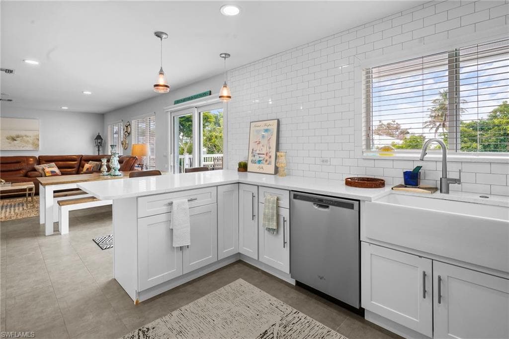 474 Lake Murex CIR, SANIBEL FL 33957-9