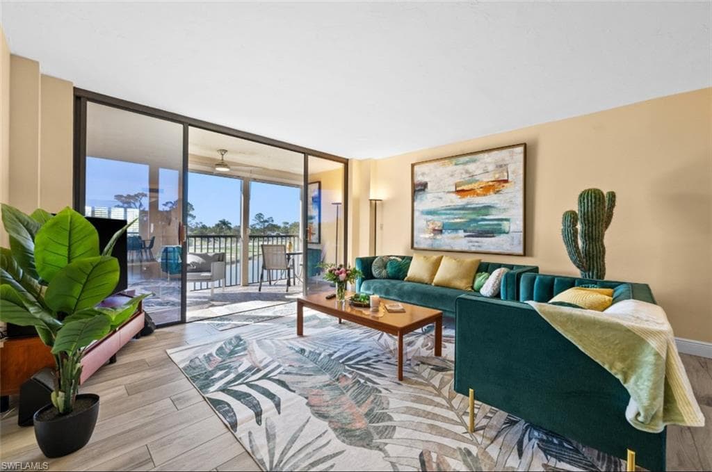 413 Augusta BLVD 302-3