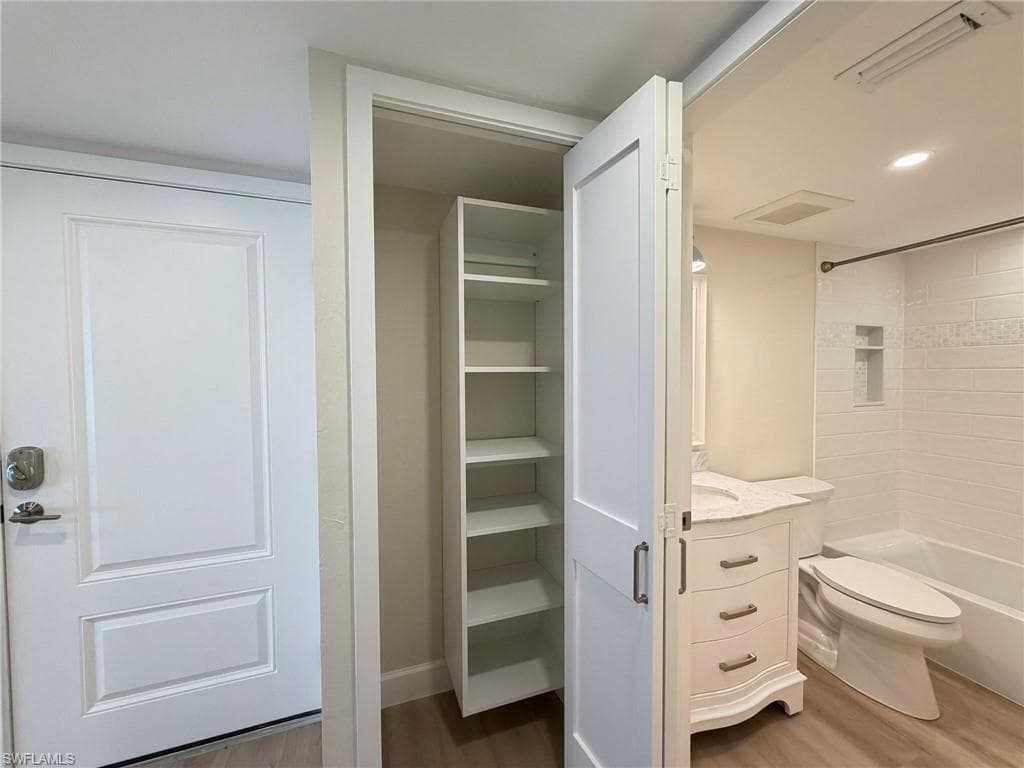 760 Sextant DR # 841, SANIBEL FL 33957-19