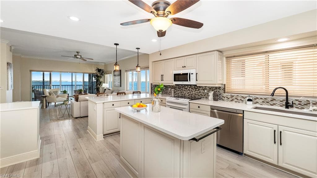 14811 Laguna DR # 202, FORT MYERS FL 33908-9