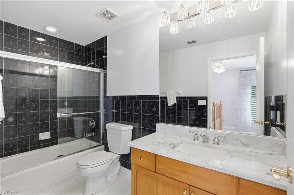 7395 Stonegate DR, NAPLES FL 34109-30