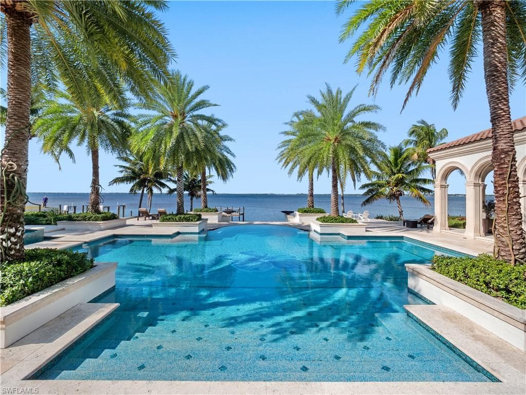 1240 Coconut DR, FORT MYERS FL 33901-1