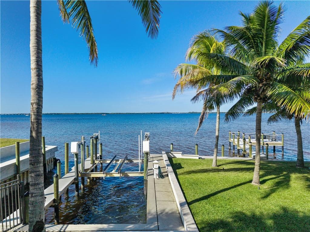 1240 Coconut DR, FORT MYERS FL 33901-31