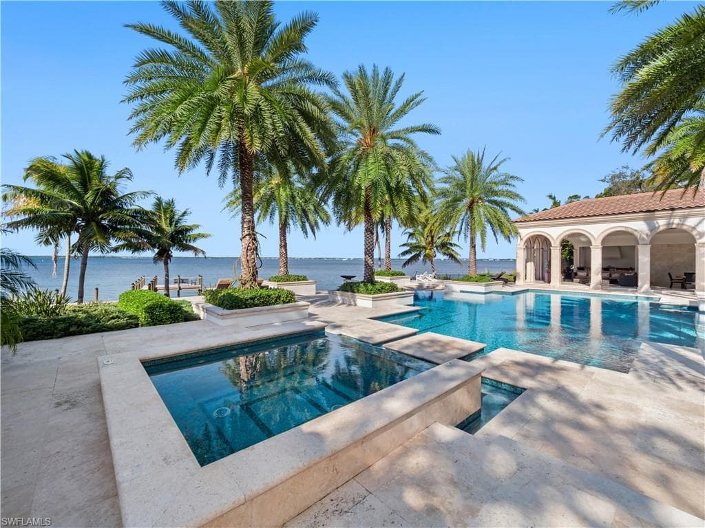 1240 Coconut DR, FORT MYERS FL 33901-27