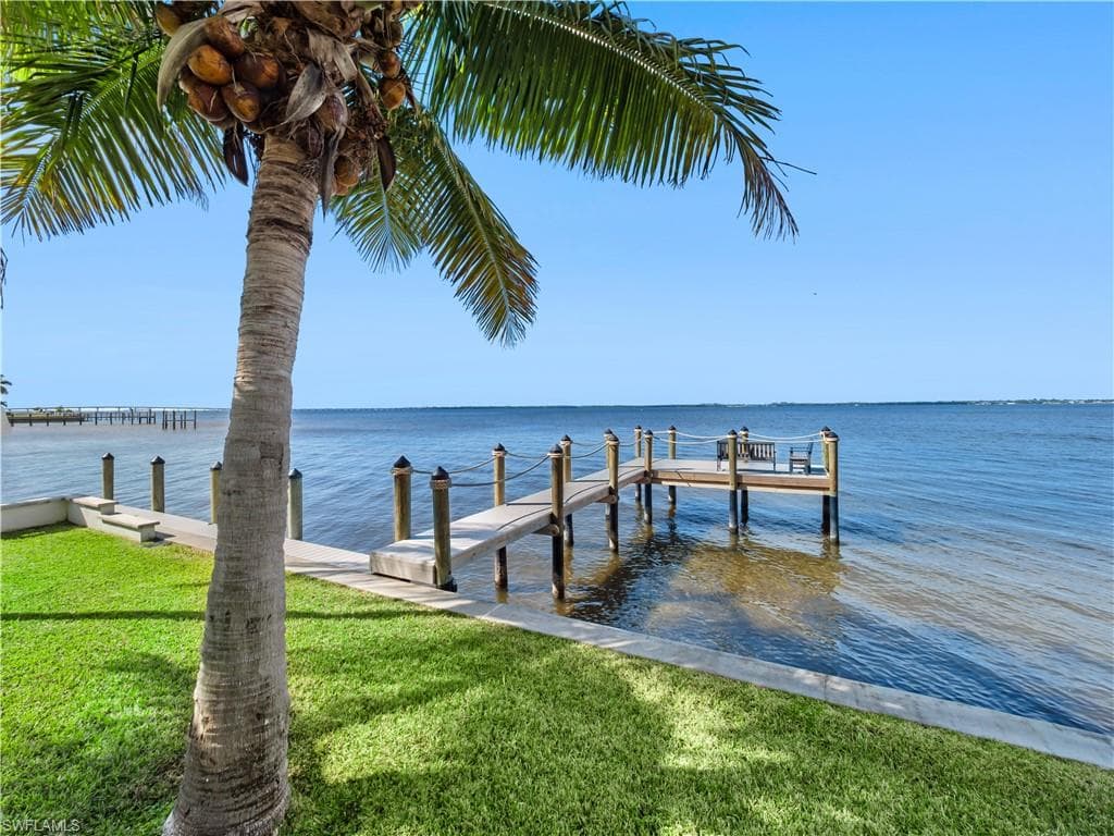 1240 Coconut DR, FORT MYERS FL 33901-29