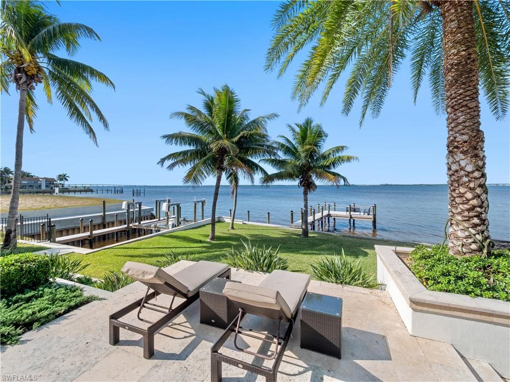 1240 Coconut DR, FORT MYERS FL 33901-32