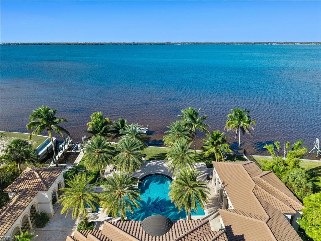 1240 Coconut DR, FORT MYERS FL 33901-40