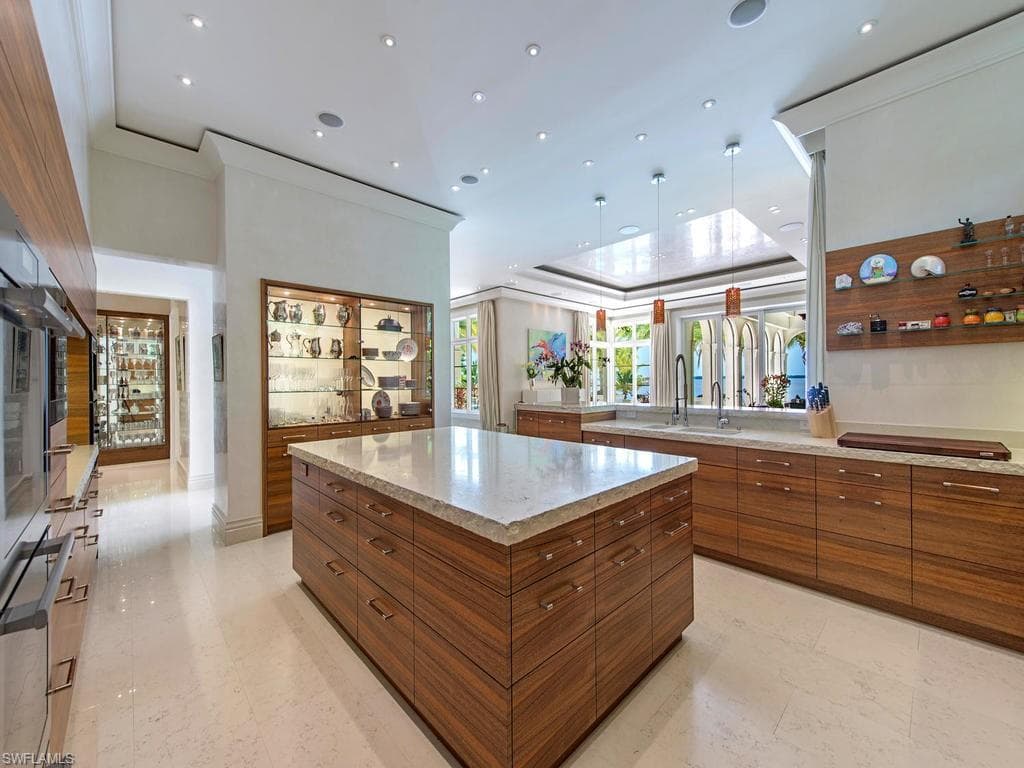 1240 Coconut DR, FORT MYERS FL 33901-7