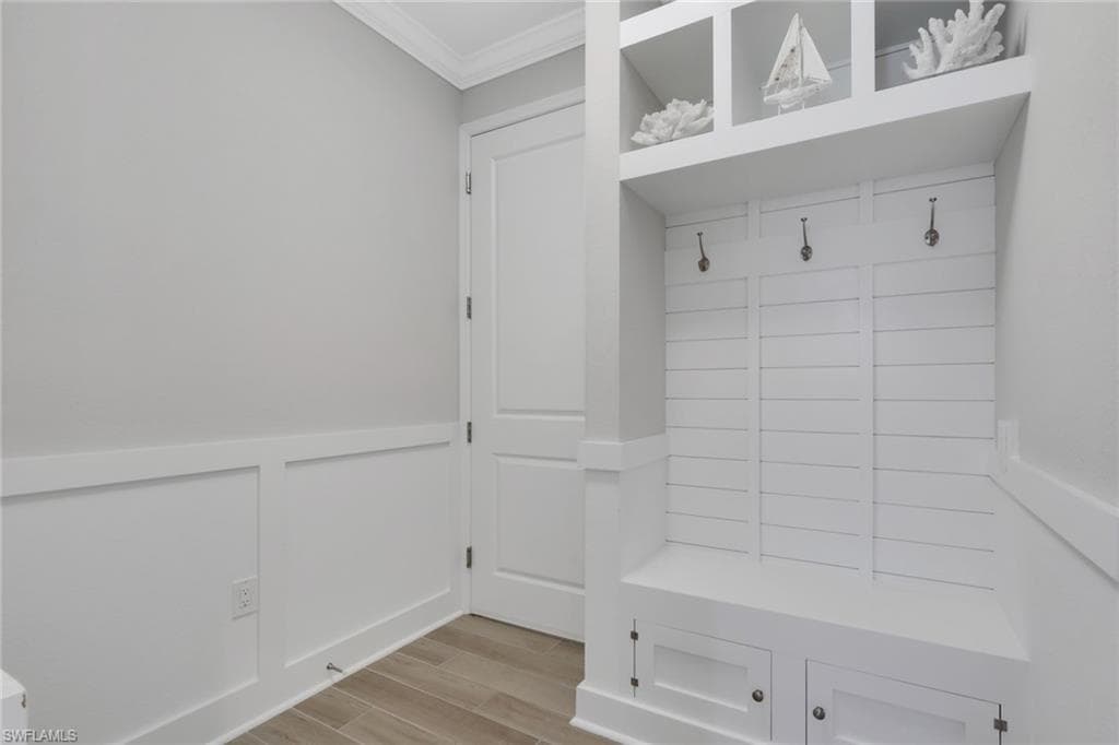 1788 Hagen CT, NAPLES FL 34120-32