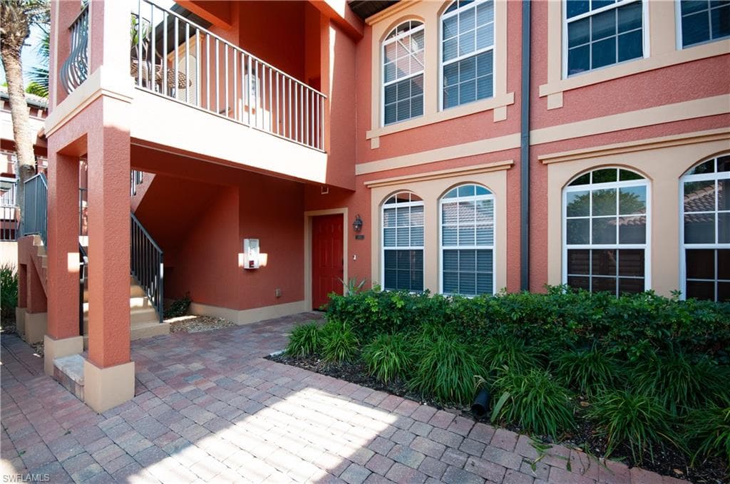 10020 Heather LN 901-2