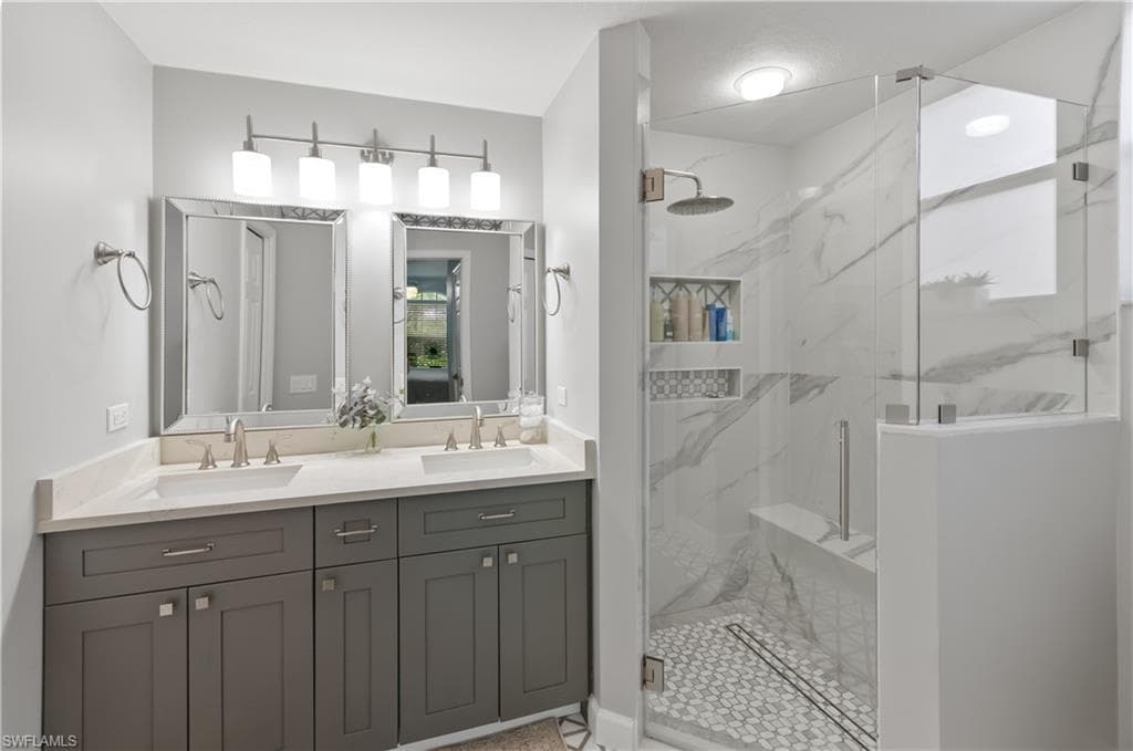10020 Heather LN 901-14