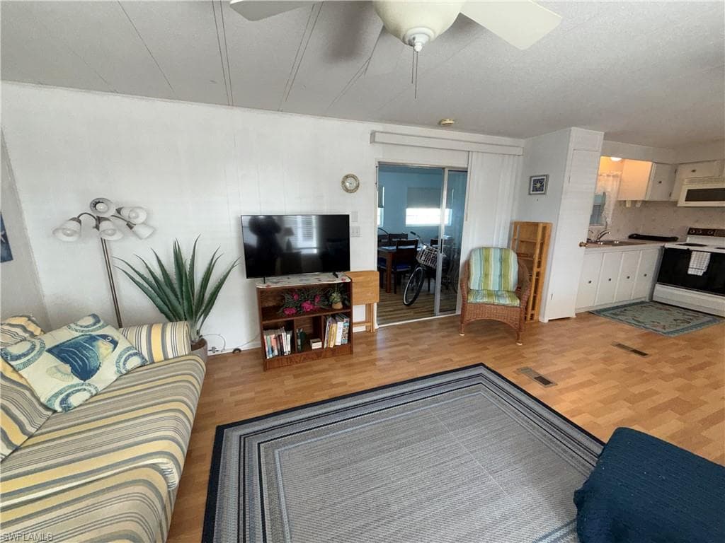 27601 Hale DR, BONITA SPRINGS FL 34135-15