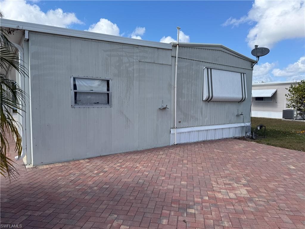 27601 Hale DR, BONITA SPRINGS FL 34135-27