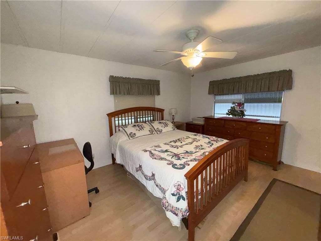 27601 Hale DR, BONITA SPRINGS FL 34135-17