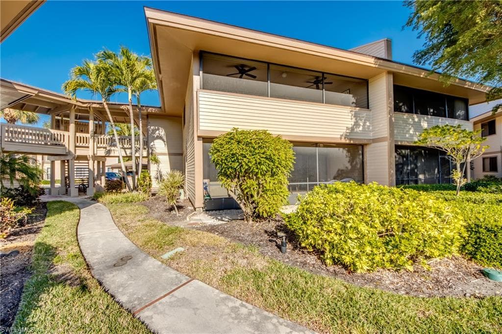 64 4th ST # A204, BONITA SPRINGS FL 34134-33