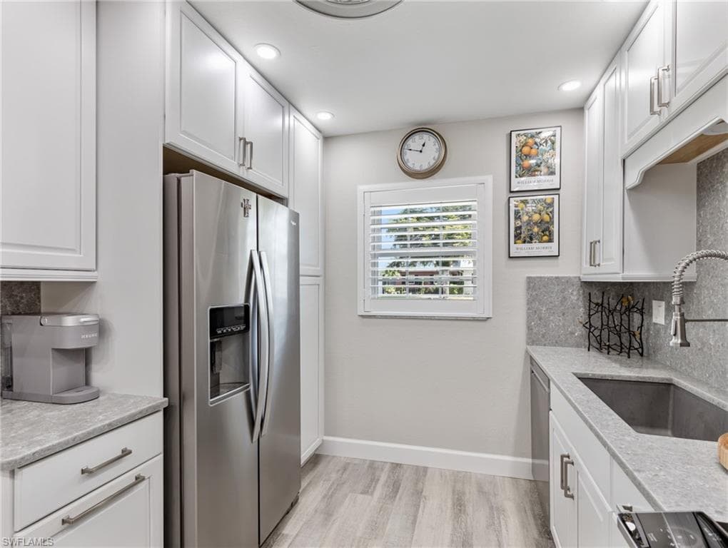 7084 Esquire CT, FORT MYERS FL 33919-11
