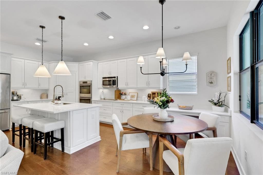 9333 Isla Bella Circle, BONITA SPRINGS FL 34135-6