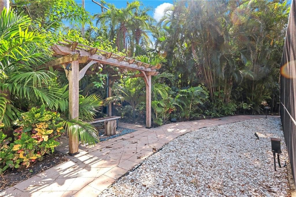 2943 Valencia WAY, FORT MYERS FL 33901-33