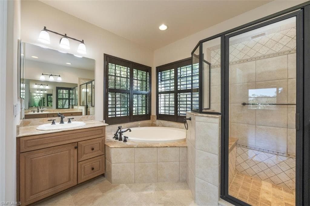 28830 Kiranicola CT, BONITA SPRINGS FL 34135-18