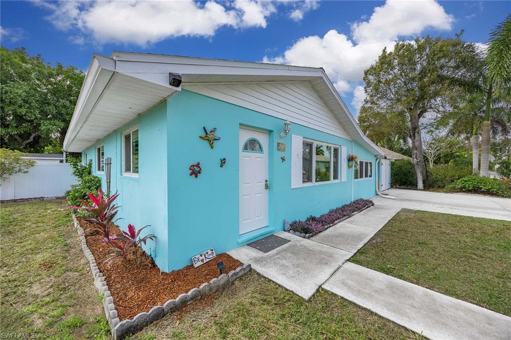 10690 Crockett ST, BONITA SPRINGS FL 34135-22