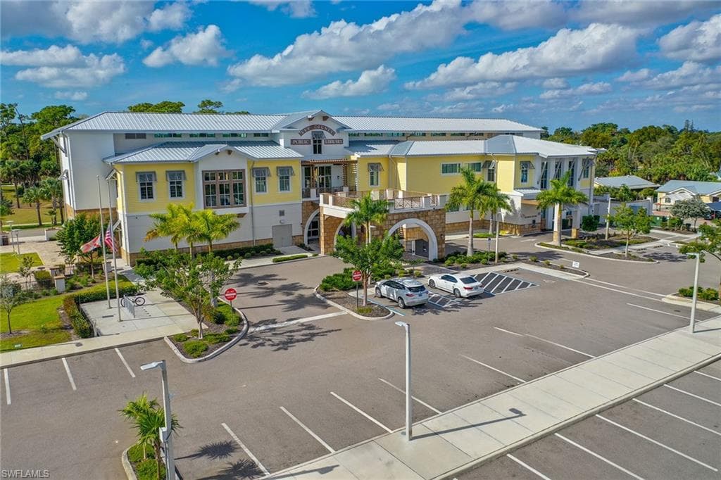 10690 Crockett ST, BONITA SPRINGS FL 34135-40