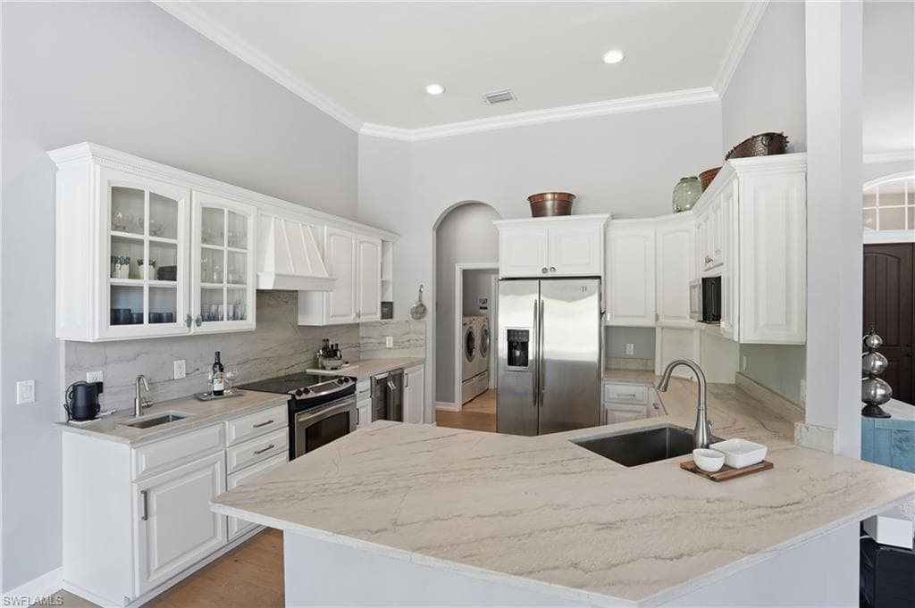 1171 Royal Palm DR, NAPLES FL 34103-6