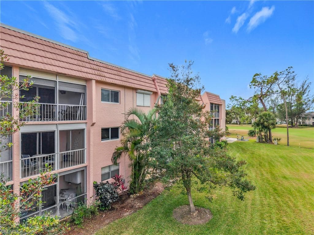 170 Turtle Lake CT # 211, NAPLES FL 34105-18