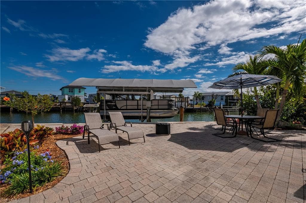 23 Nancy LN, FORT MYERS BEACH FL 33931-1