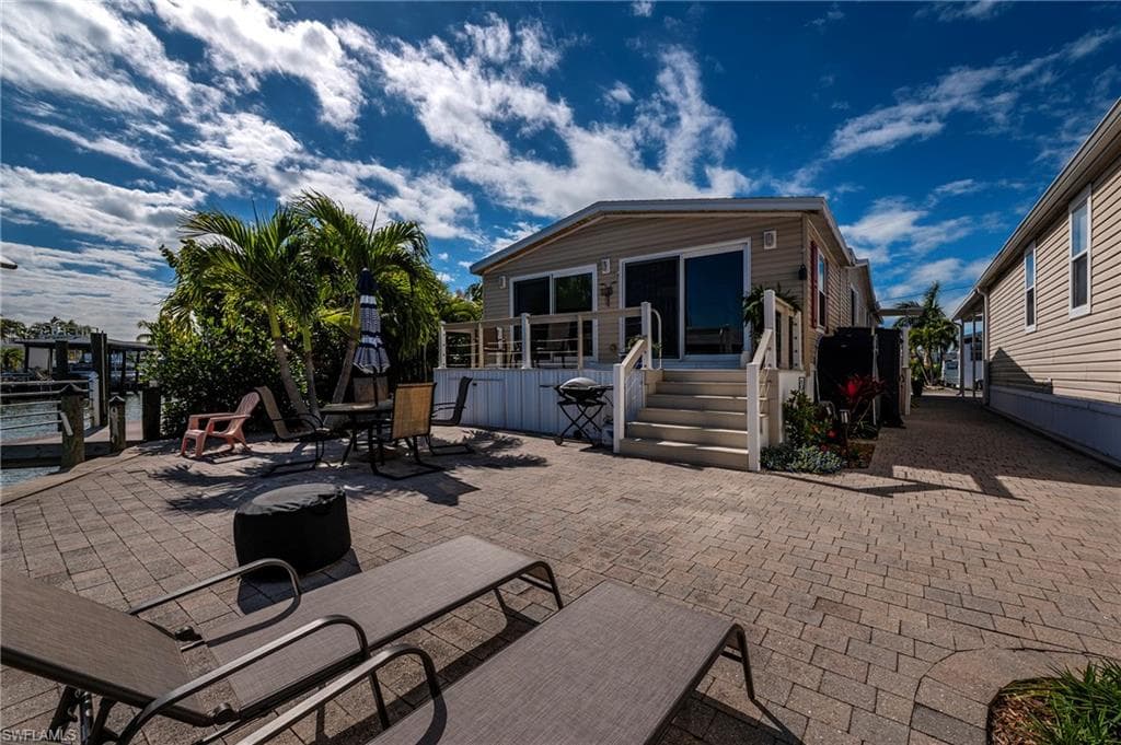 23 Nancy LN, FORT MYERS BEACH FL 33931-4