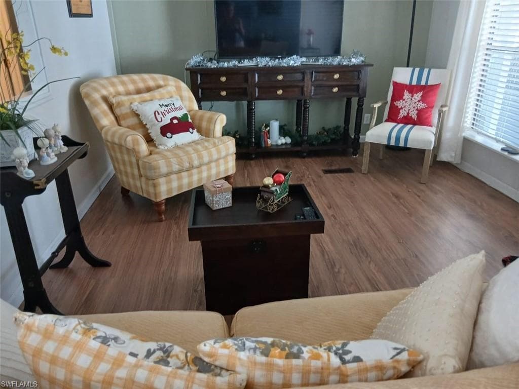 2105 Cypress CT, NAPLES FL 34110-22