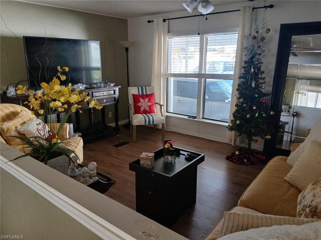 2105 Cypress CT, NAPLES FL 34110-5